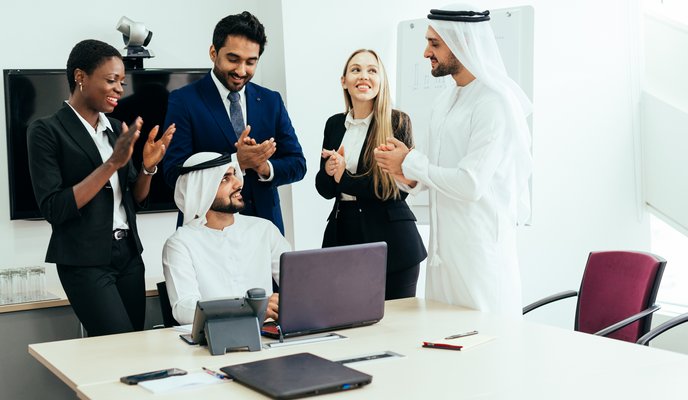 What are the advantages of setting up a company in Dubai?